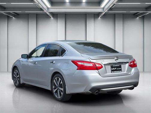 2016 Nissan Altima 2.5 SR