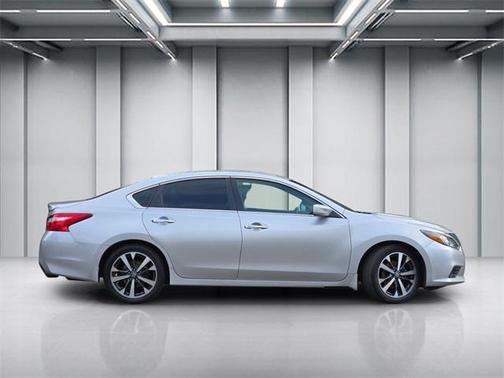 2016 Nissan Altima 2.5 SR