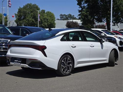 2025 Kia K5 EX