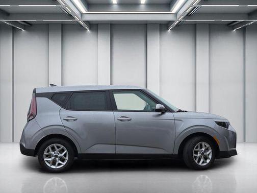 Steel Gray 2025 Kia Soul LX