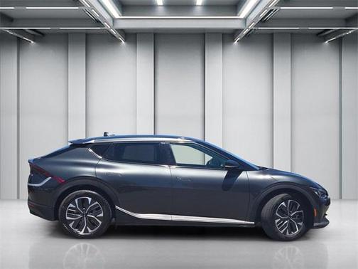 2024 Kia EV6 Light