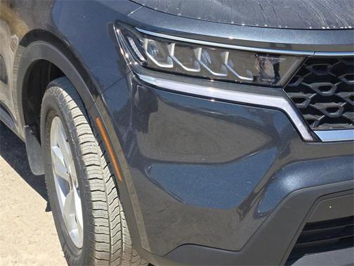 2022 Kia Sorento LX