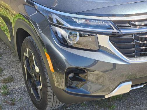 Gravity Gray 2025 Kia Seltos EX