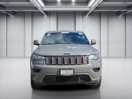 2022 Jeep Grand Cherokee Laredo
