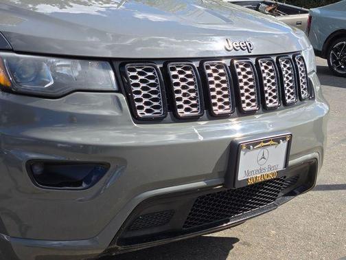 2022 Jeep Grand Cherokee Laredo