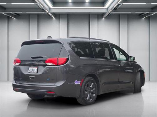 2019 Chrysler Pacifica Hybrid Limited