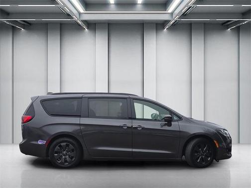2019 Chrysler Pacifica Hybrid Limited