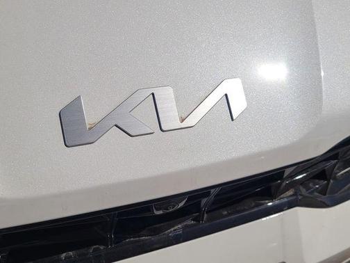 2025 Kia K5 EX