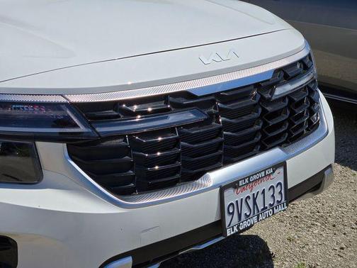 Clear White 2026 Kia Seltos S