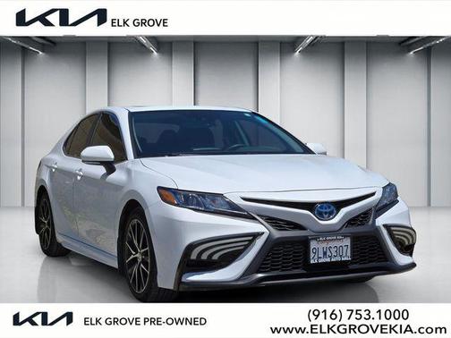 Ice Cap 2024 Toyota Camry Hybrid SE
