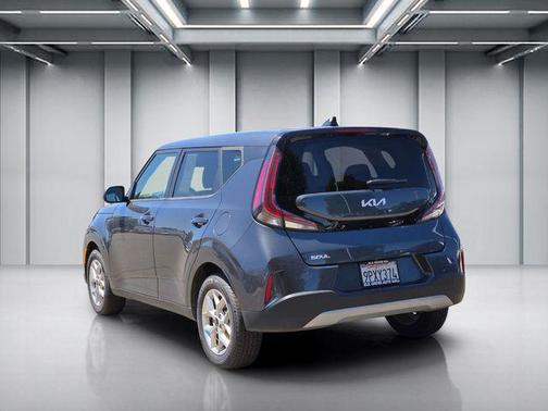 Gray 2024 Kia Soul LX