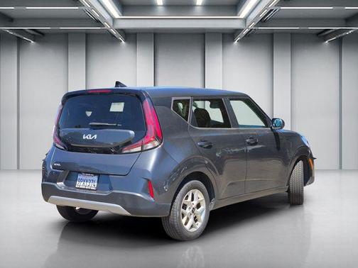 Gray 2024 Kia Soul LX