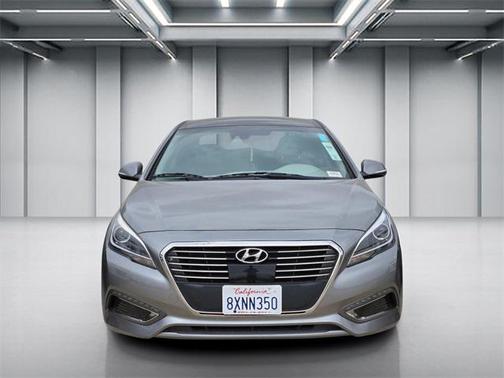 2017 Hyundai SONATA Hybrid Limited