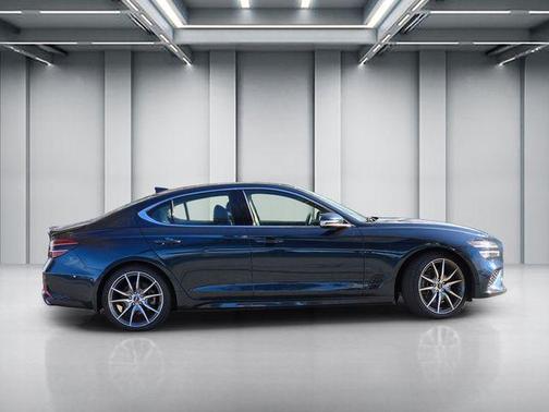 2022 Genesis G70 2.0T AWD