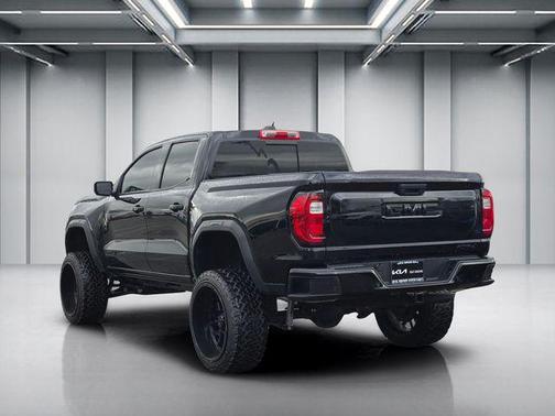 2023 GMC Canyon AT4