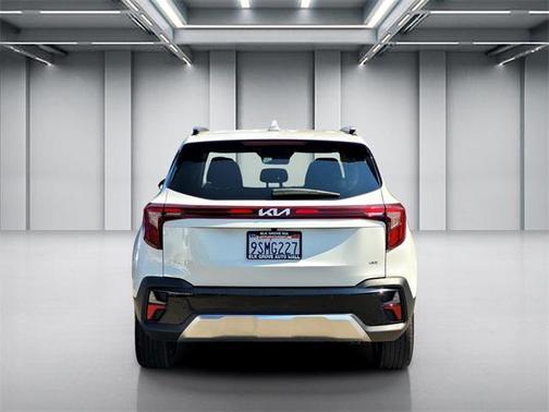 2025 Kia Seltos EX