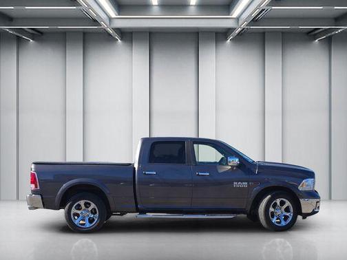 Granite Crystal Metallic Clearcoat 2016 RAM 1500 Laramie