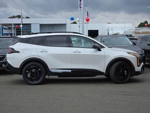 Snow White Pearl 2026 Kia Sportage Plug-In Hybrid X-Line Prestige