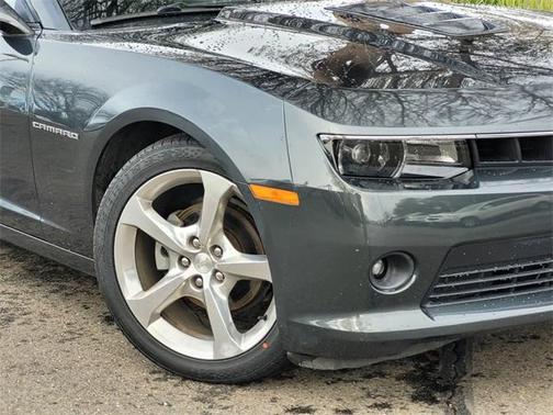 Photo 3 of 25 of 2014 Chevrolet Camaro 2LT