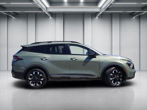 Jungle Green 2024 Kia Sportage X-Line