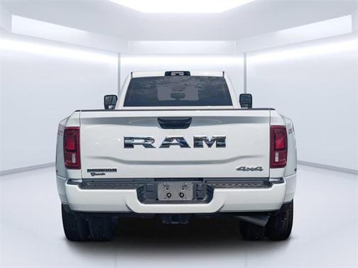 2025 RAM 3500 Big Horn Crew Cab 4x4 8' Box