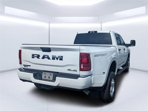 2025 RAM 3500 Big Horn Crew Cab 4x4 8' Box