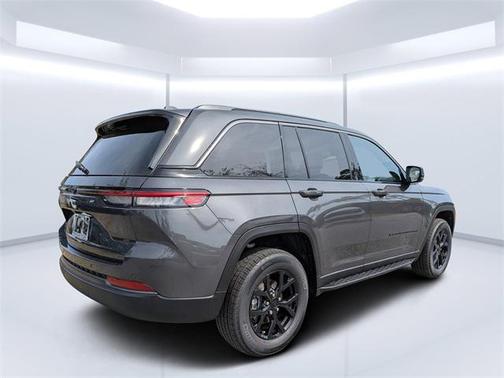 2026 Jeep Grand Cherokee Altitude