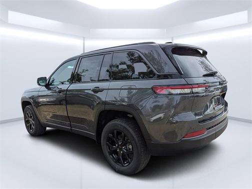 2026 Jeep Grand Cherokee Altitude