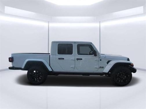 2025 Jeep Gladiator Nighthawk