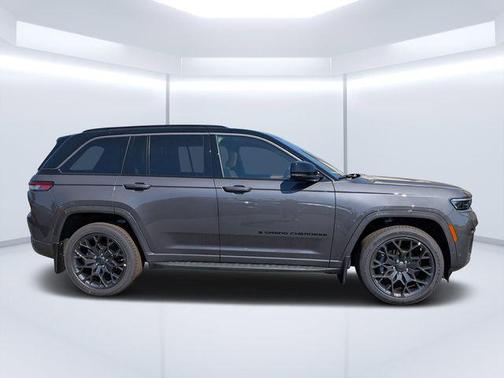 baltic gray metallic clearcoat 2026 Jeep Grand Cherokee Summit
