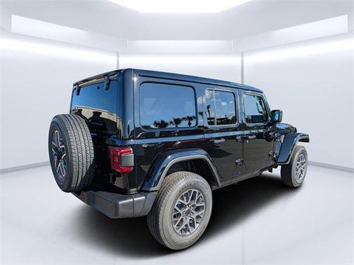 2026 Jeep Wrangler 4-Door Sahara 4x4