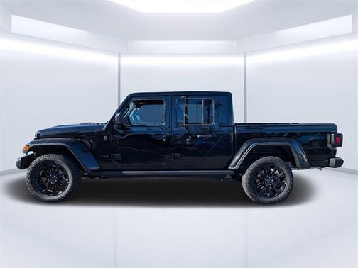 2025 Jeep Gladiator Nighthawk