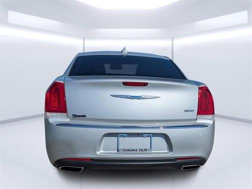 2022 Chrysler 300 Touring