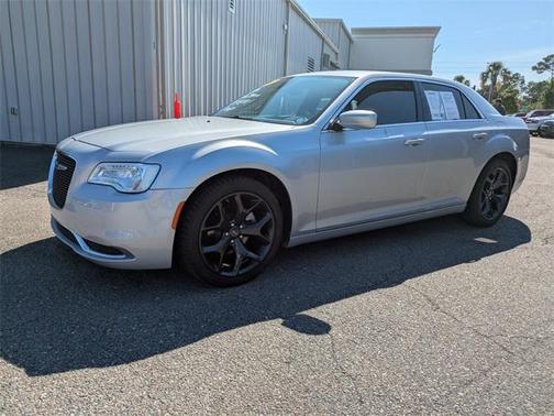 2022 Chrysler 300 Touring