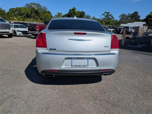 2022 Chrysler 300 Touring