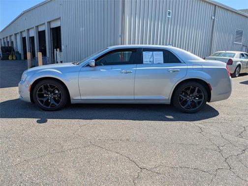 2022 Chrysler 300 Touring