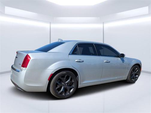 2022 Chrysler 300 Touring