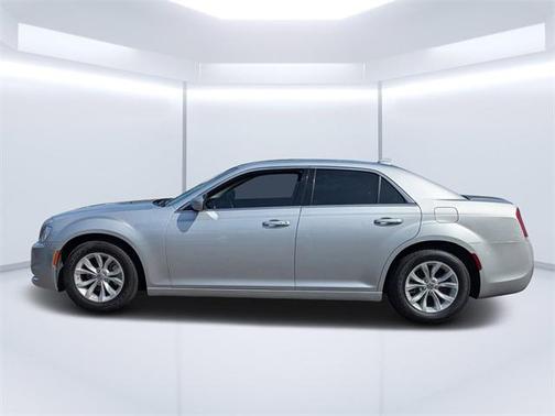 2022 Chrysler 300 Touring