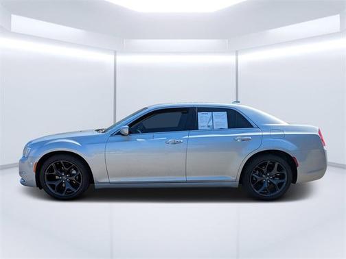 2022 Chrysler 300 Touring
