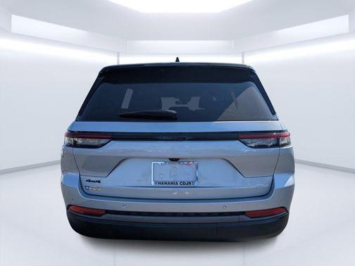 2026 Jeep Grand Cherokee Altitude