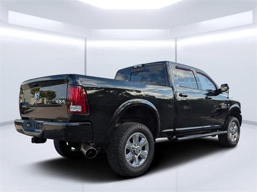 2018 RAM 2500 Laramie Crew Cab 4x4 6'4' Box