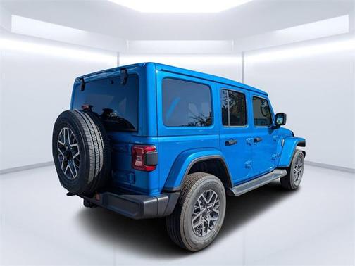 2026 Jeep Wrangler 4-Door Sahara 4x4