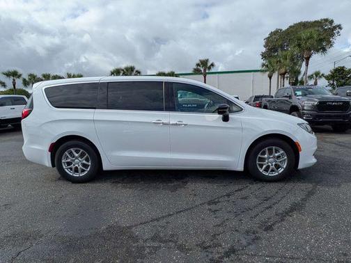 Bright White Clearcoat 2026 Chrysler Voyager LX