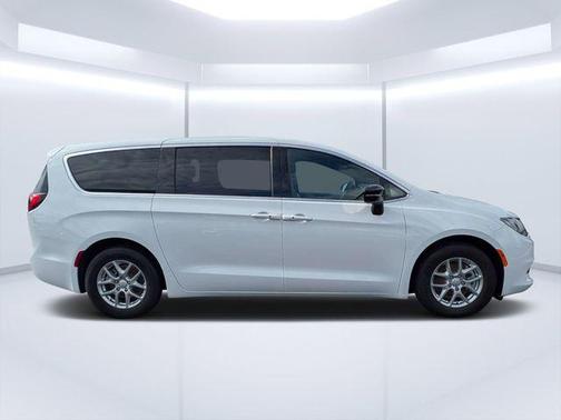 Bright White Clearcoat 2026 Chrysler Voyager LX