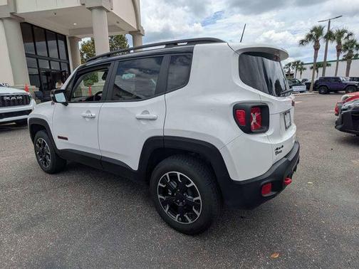 Alpine White Clearcoat 2023 Jeep Renegade Trailhawk