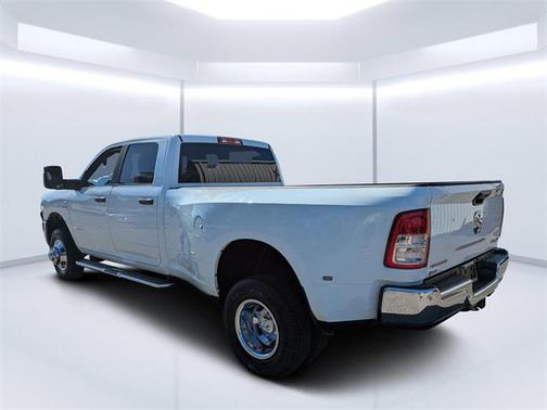 2024 RAM 3500 Big Horn Crew Cab 4x4 8' Box