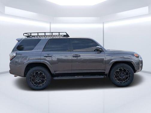 Magnetic Gray Metallic 2016 Toyota 4Runner SR5
