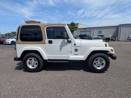 White 2000 Jeep Wrangler Sahara