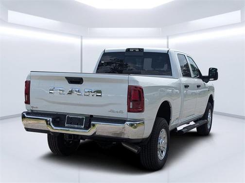 2025 RAM 2500 Tradesman Crew Cab 4x4 6'4' Box