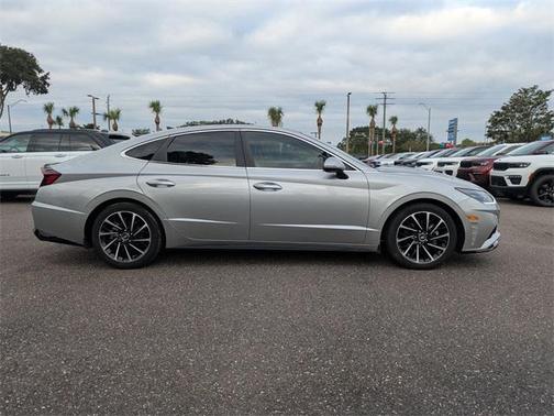 2021 Hyundai SONATA Limited